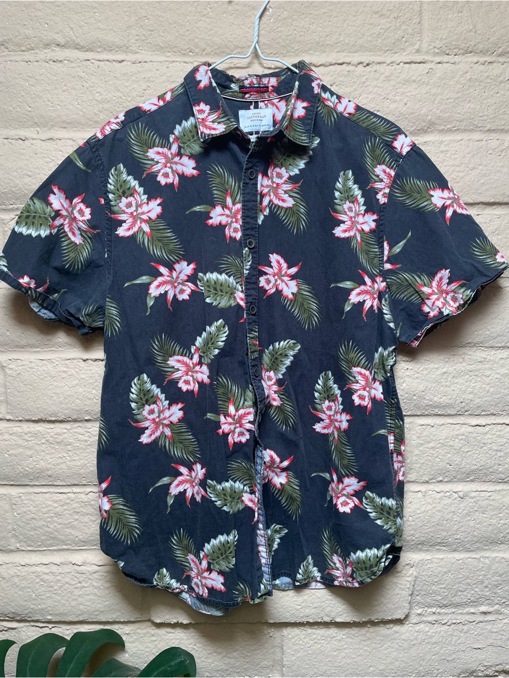 Cactus Man Black Floral Short-Sleeve Button-Down Shirt